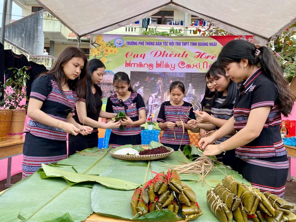 Đặc sắc ngày hội Tết cổ truyền cho học sinh đồng bào DTTS - ảnh 1