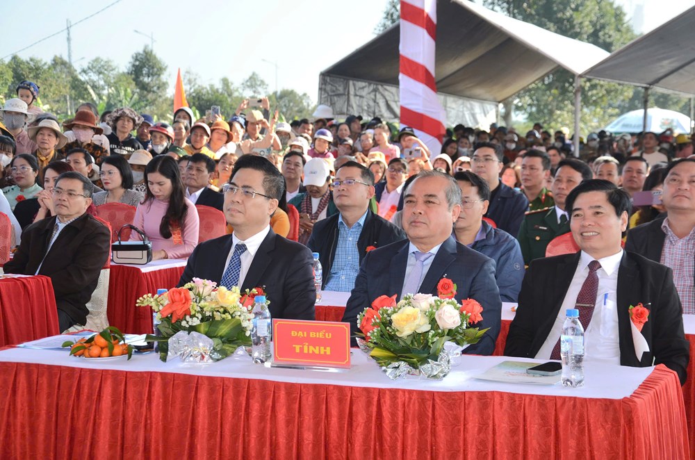 Đón nhận Bằng công nhận di sản văn hóa phi vật thể quốc gia Lễ hội đua thuyền xã Tịnh Long - ảnh 2