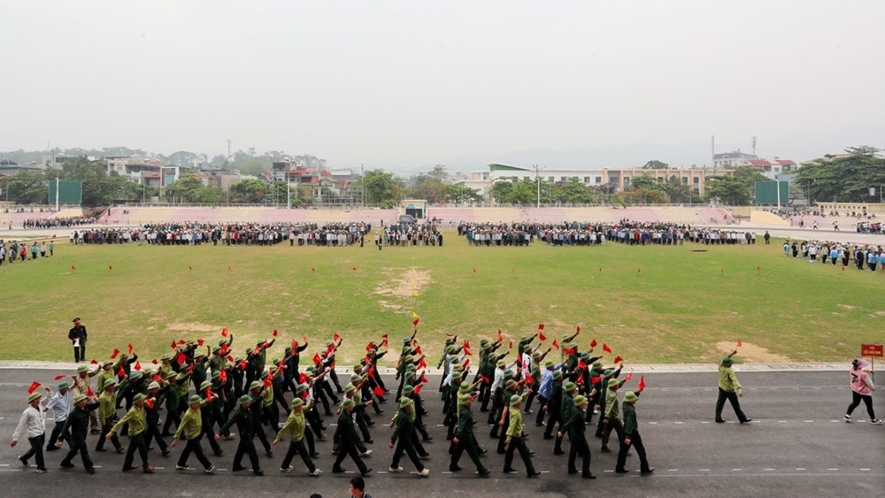 Người dân Điện Biên hăng say tập luyện hướng đến ngày Đại lễ - ảnh 2