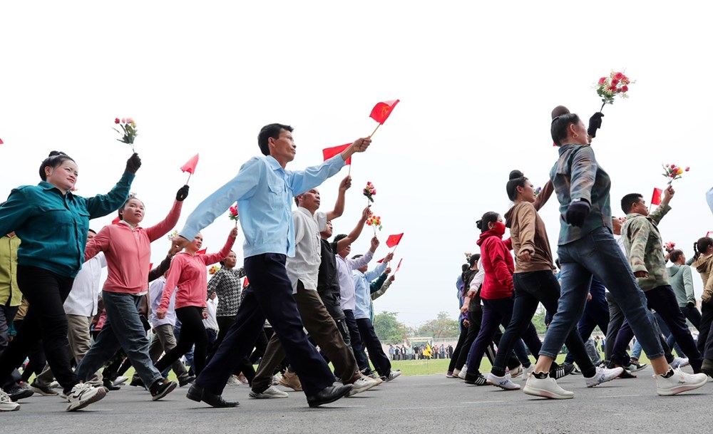 Người dân Điện Biên hăng say tập luyện hướng đến ngày Đại lễ - ảnh 3