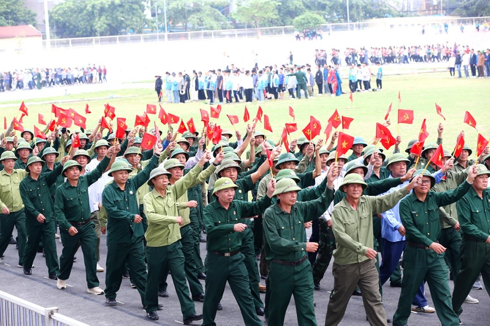 Người dân Điện Biên hăng say tập luyện hướng đến ngày Đại lễ - ảnh 8