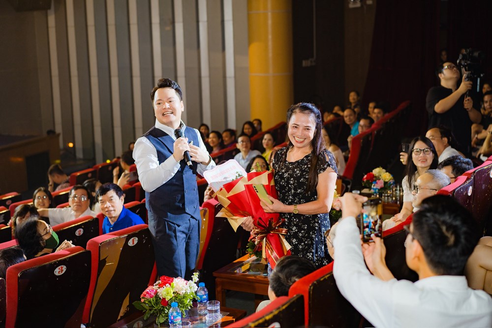 Những khán giả đặc biệt của Lê Thanh Phong trong đêm nhạc quê hương - ảnh 3