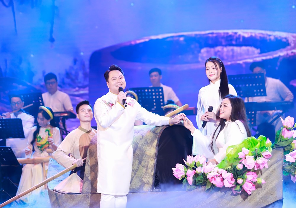 Những khán giả đặc biệt của Lê Thanh Phong trong đêm nhạc quê hương - ảnh 1