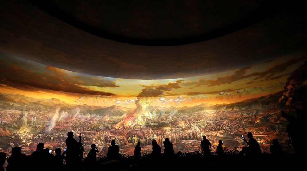 Bức tranh tròn Panorama về chiến dịch Điện Biên Phủ hút khách - ảnh 4