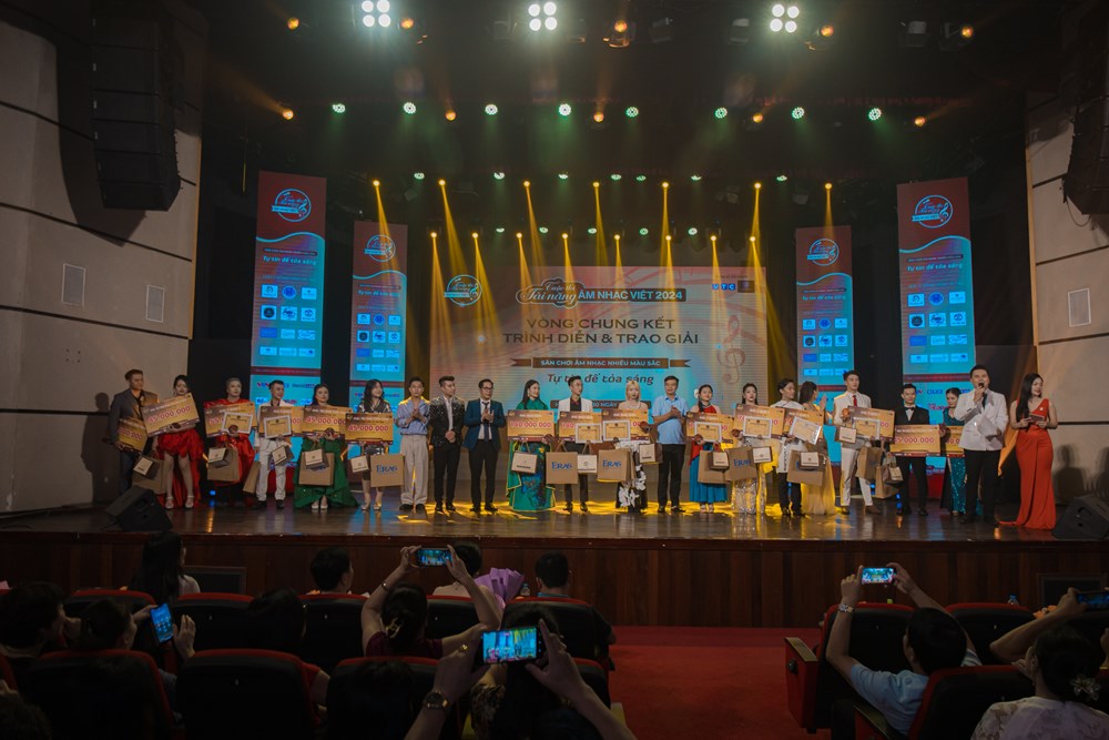 Trao giải cuộc thi Tài năng âm nhạc Việt năm 2024 - ảnh 1