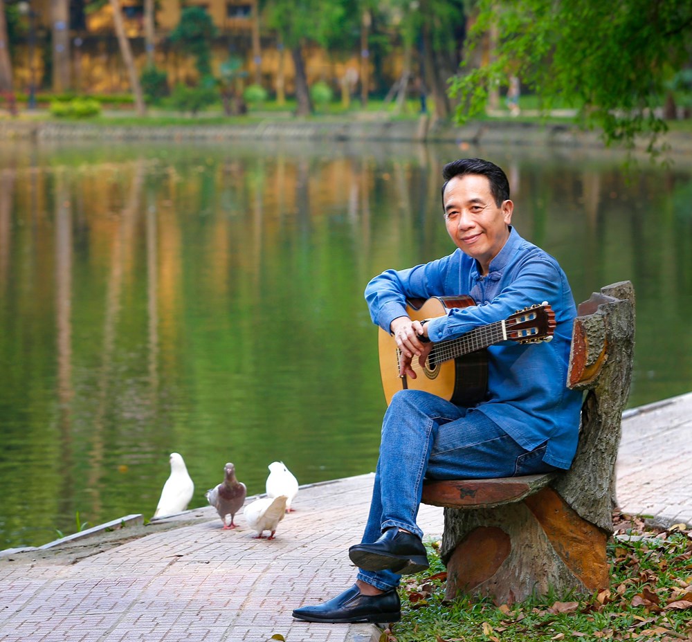 Ra mắt tuyển tập Độc tấu Guitar- 30 tác phẩm chuyển soạn từ ca khúc và dân ca Việt Nam - ảnh 2