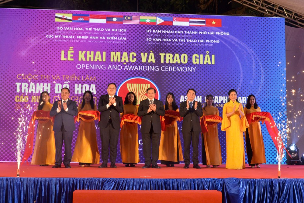 Trao 16 giải thưởng tại Cuộc thi Tranh Đồ họa các nước ASEAN 2024 - ảnh 1