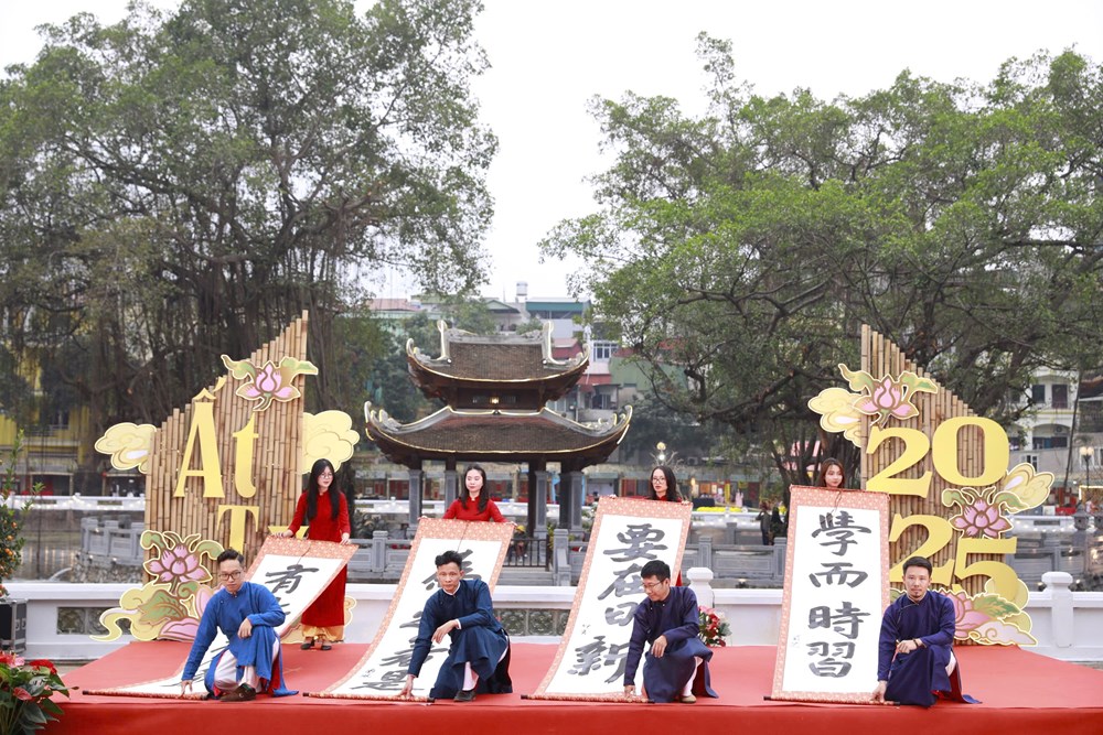 Rực màu Tết ở Hội chữ Xuân Ất Tỵ 2025 - ảnh 4