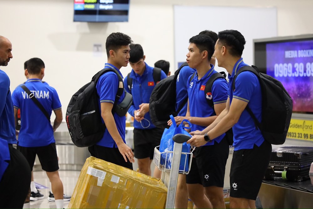 Đội tuyển futsal Việt Nam về nước, kết thúc hành trình tranh vé dự World Cup - ảnh 1