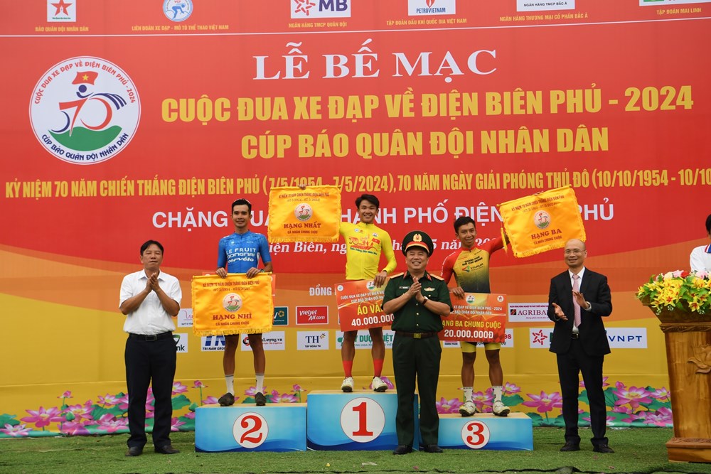 Phạm Lê Xuân Lộc lập kỷ lục, giành trọn 4 danh hiệu cá nhân chung cuộc - ảnh 1