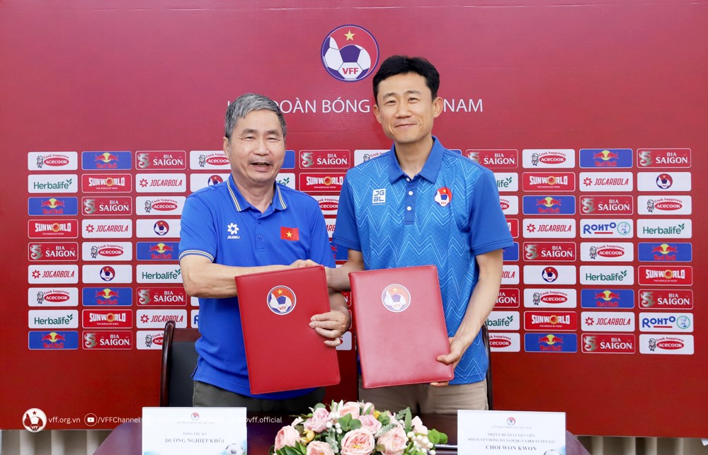 Ông Choi Won Kwon chính thức trở thành trợ lý HLV trưởng đội tuyển Quốc gia - ảnh 1