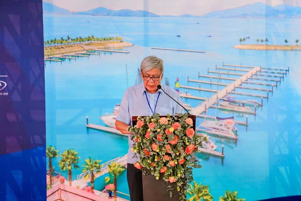 Thu hút du khách tới Nha Trang qua Giải Đua thuyền buồm và Giải Ván chèo đứng - ảnh 1
