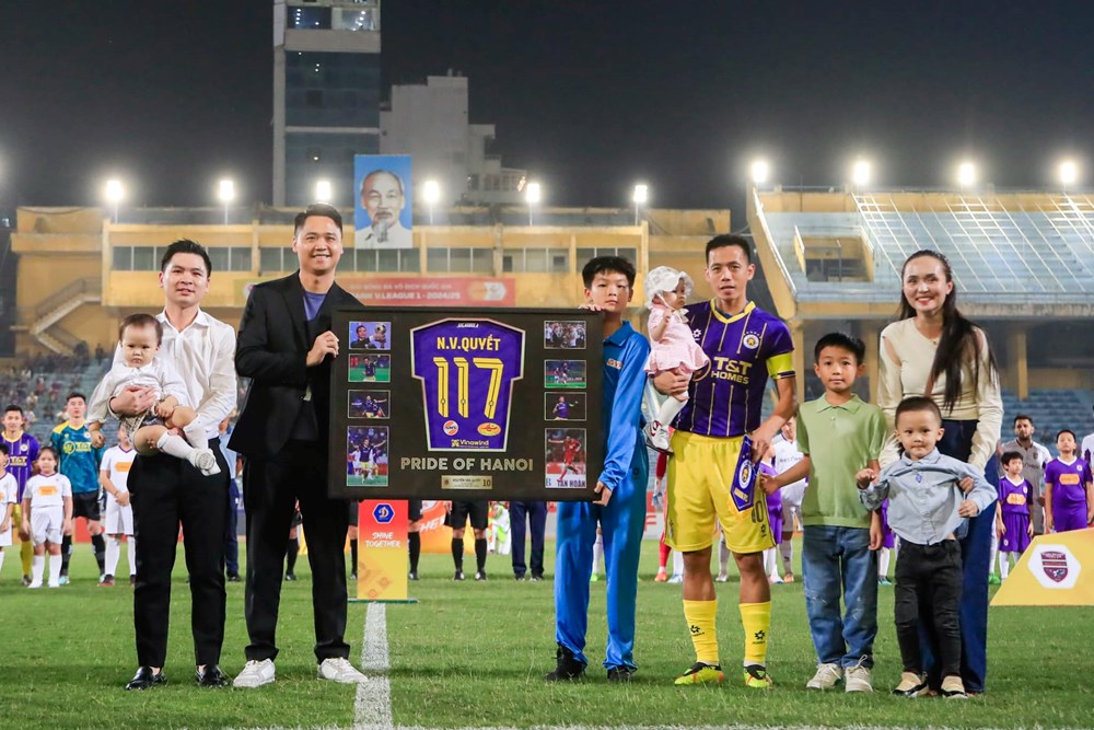 Văn Quyết được thưởng 100 triệu cho kỷ lục ghi 117 bàn tại V.League - ảnh 2