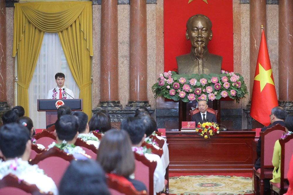 NSND Xuân Bắc là 1 trong 150 điển hình được tuyên dương  trong Phong trào thi đua“tham mưu giỏi, phục vụ tốt” - ảnh 3