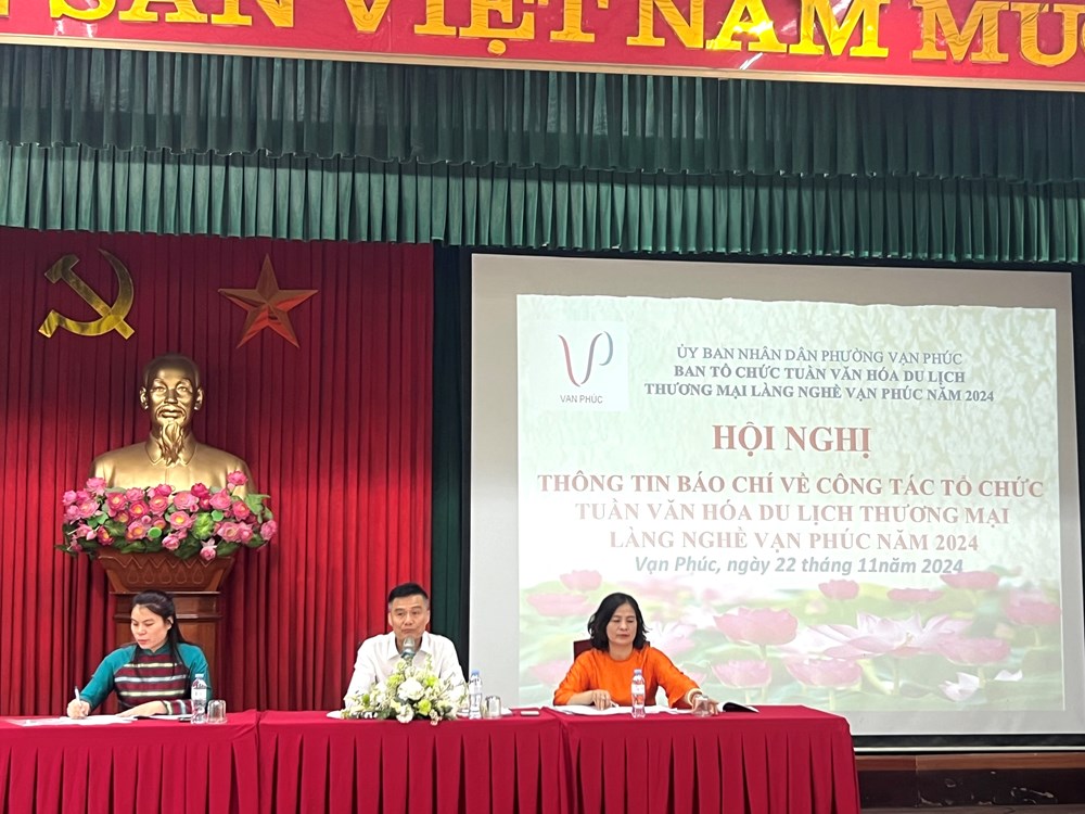 Tuần Văn hóa Du lịch Thương mại làng nghề Vạn Phúc 2024: Tôn vinh di sản lụa nghìn năm - ảnh 1