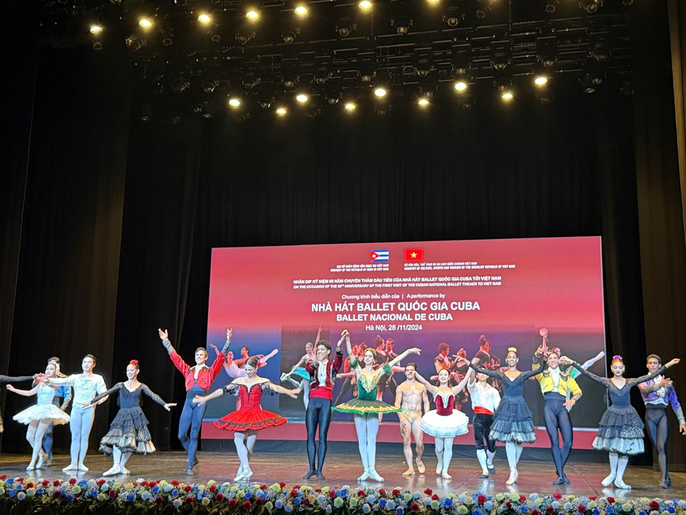 Tổng Bí thư Tô Lâm và phu nhân dự chương trình biểu diễn của Đoàn Nhà hát Ballet quốc gia Cuba - ảnh 7