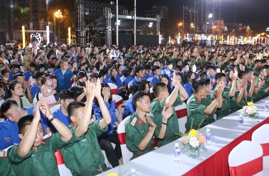 Chương trình nghệ thuật đặc biệt kỷ niệm 70 năm Chiến thắng Điện Biên Phủ: “Hậu phương và tiền tuyến” - ảnh 2