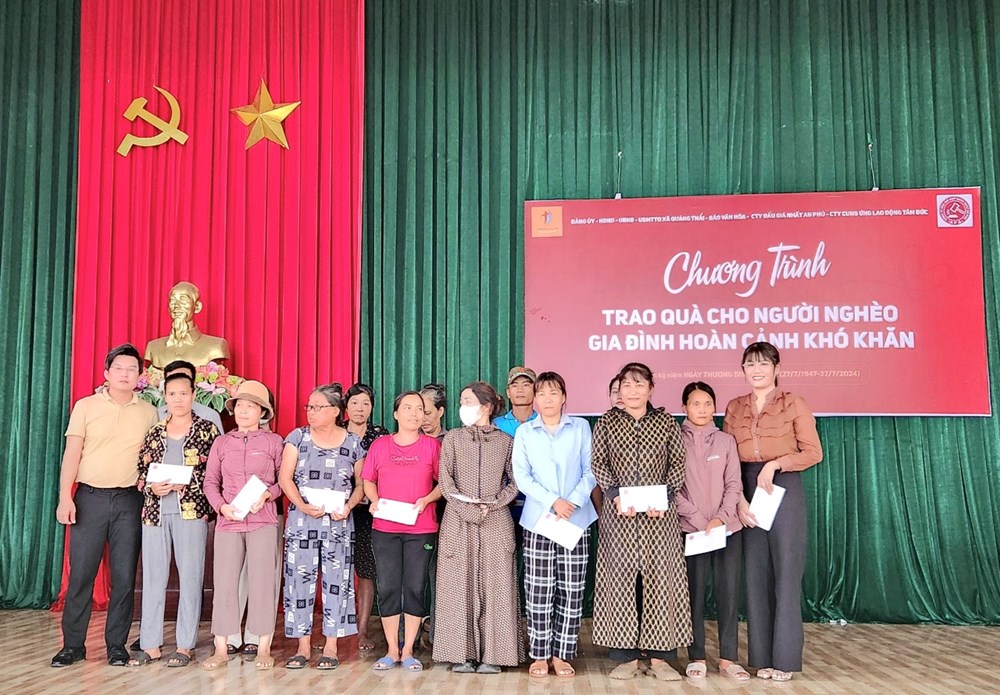 Báo Văn Hoá tặng quà cho người nghèo ở Thanh Hoá - ảnh 2
