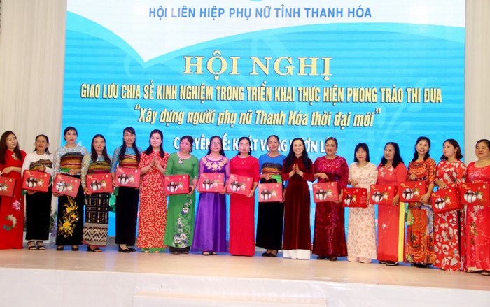 Phát huy vai trò của phụ nữ trong xây dựng, phát triển văn hóa - ảnh 1