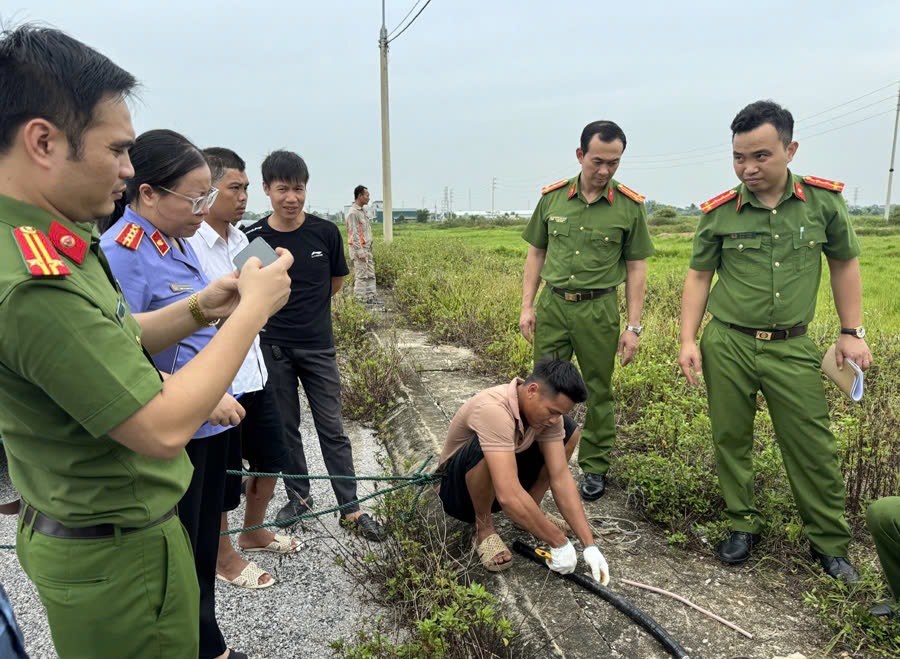 Trộm cắp dây cáp điện ngầm gây thiệt hại hơn 6 tỉ đồng - ảnh 1