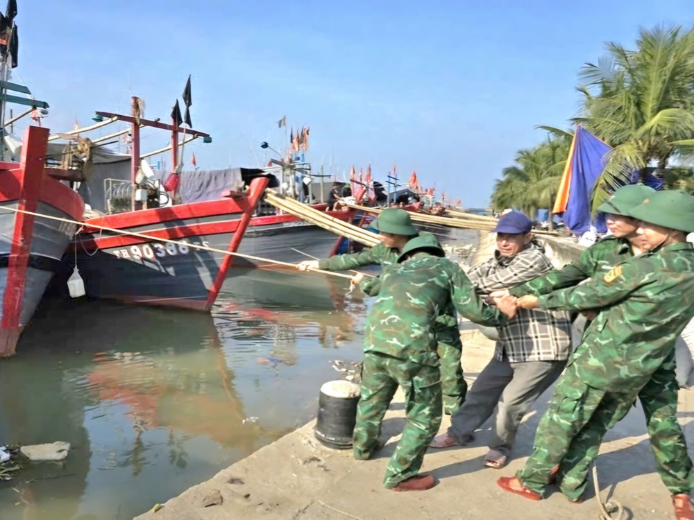 Hơn 5.000 tàu thuyền đã neo đậu an toàn tránh bão số 3 - ảnh 1