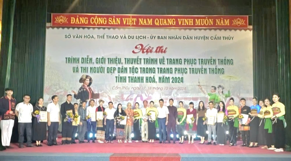  Hội thi trình diễn trang phục truyền thống các dân tộc thiểu số tỉnh Thanh Hoá - ảnh 4