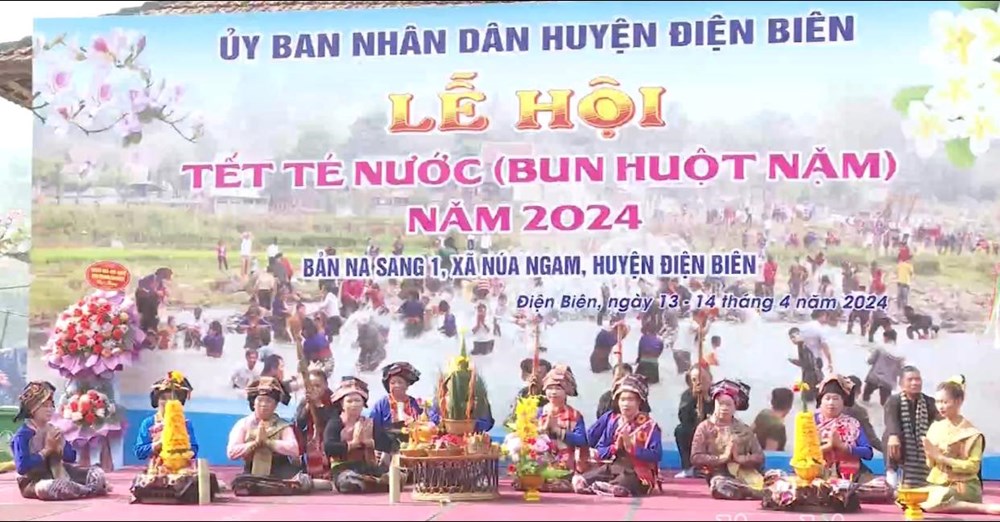 Bun Huột Nặm- Tết té nước của người Lào - ảnh 2