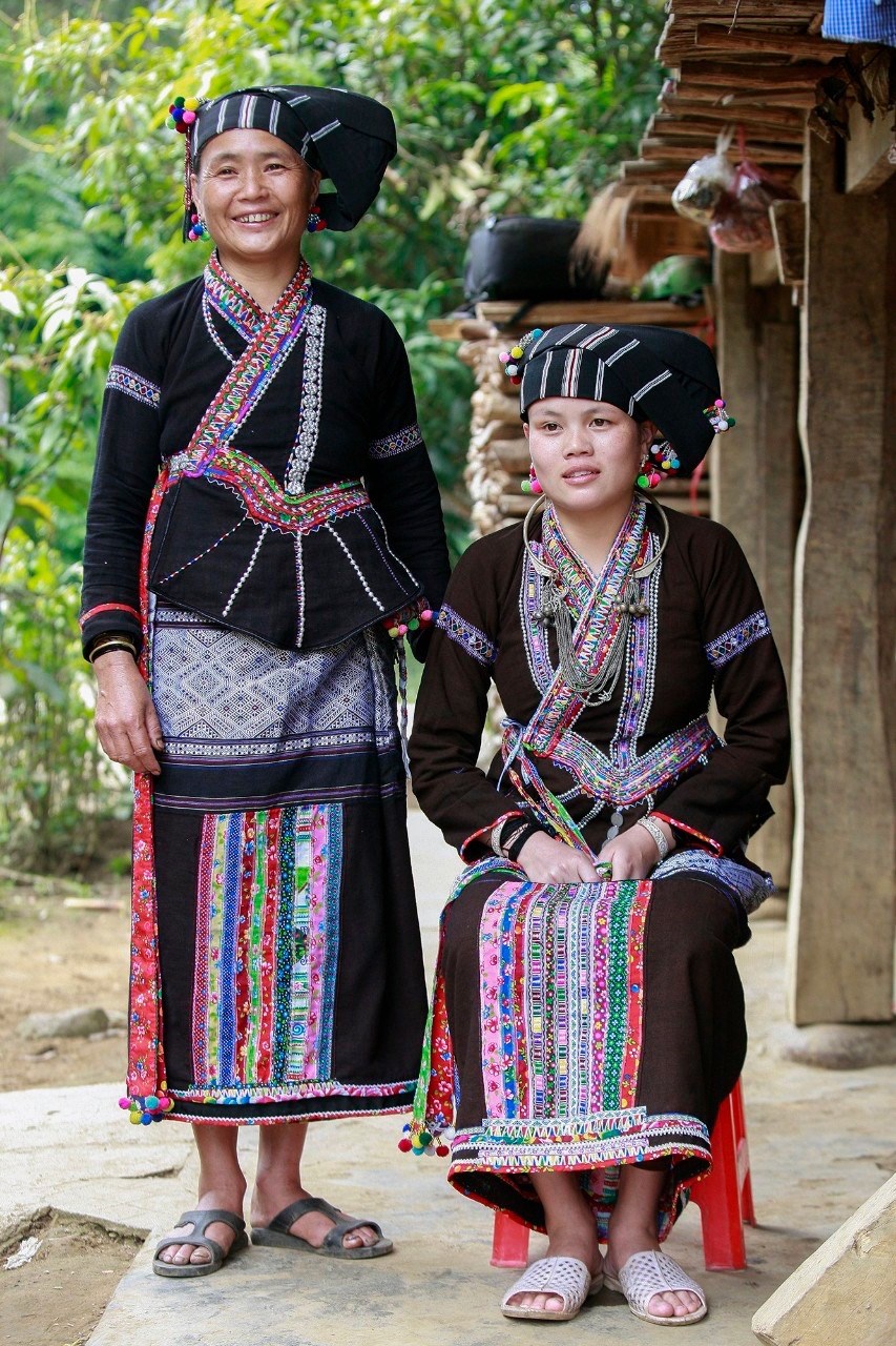 Nét độc đáo trong trang phục truyền thống dân tộc Lự ở Lai Châu - ảnh 6