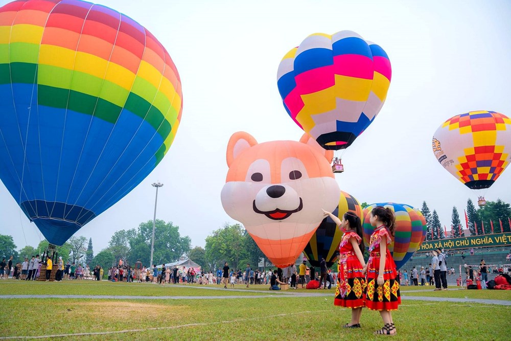 Tuyên Quang đón trên 1,8 triệu lượt du khách  - ảnh 1