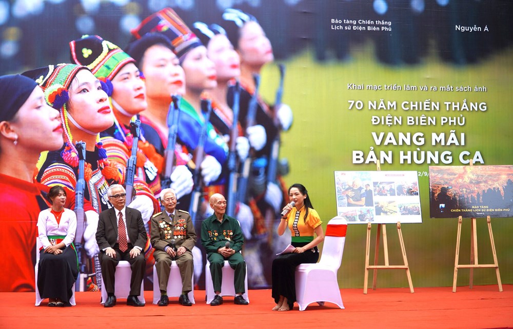 Khai mạc triển lãm “70 năm Chiến thắng Điện Biên Phủ - Vang mãi bản hùng ca” - ảnh 2