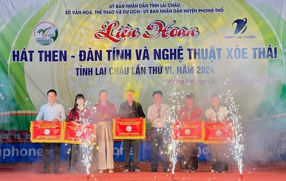 Bế mạc Liên hoan hát Then, đàn Tính và nghệ thuật Xòe Thái Lai Châu năm 2024 - ảnh 1