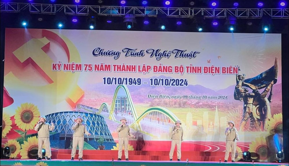 Đặc sắc chương trình nghệ thuật “Đảng niềm tin sáng mãi”  - ảnh 3