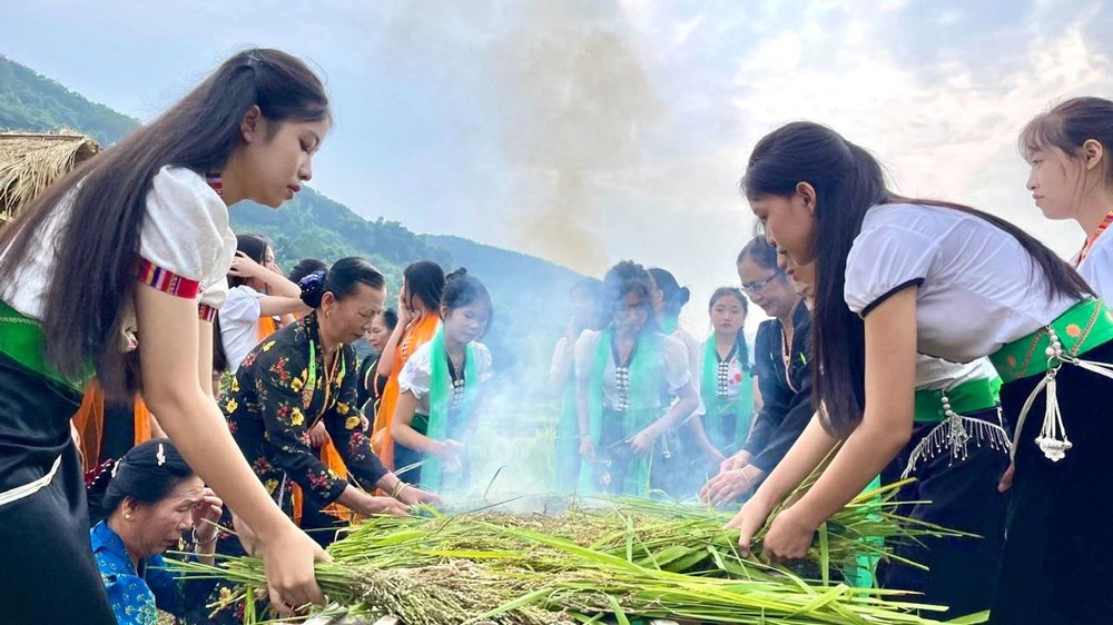 Độc đáo lễ hội “Kin lẩu khẩu mẩu” của người Thái trắng ở Mường So - ảnh 4