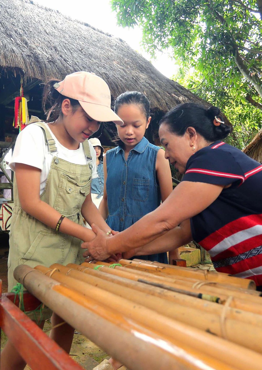 Người đảng viên dân tộc Xơ Đăng nặng lòng với bảo tồn, phát huy văn hóa truyền thống - ảnh 10