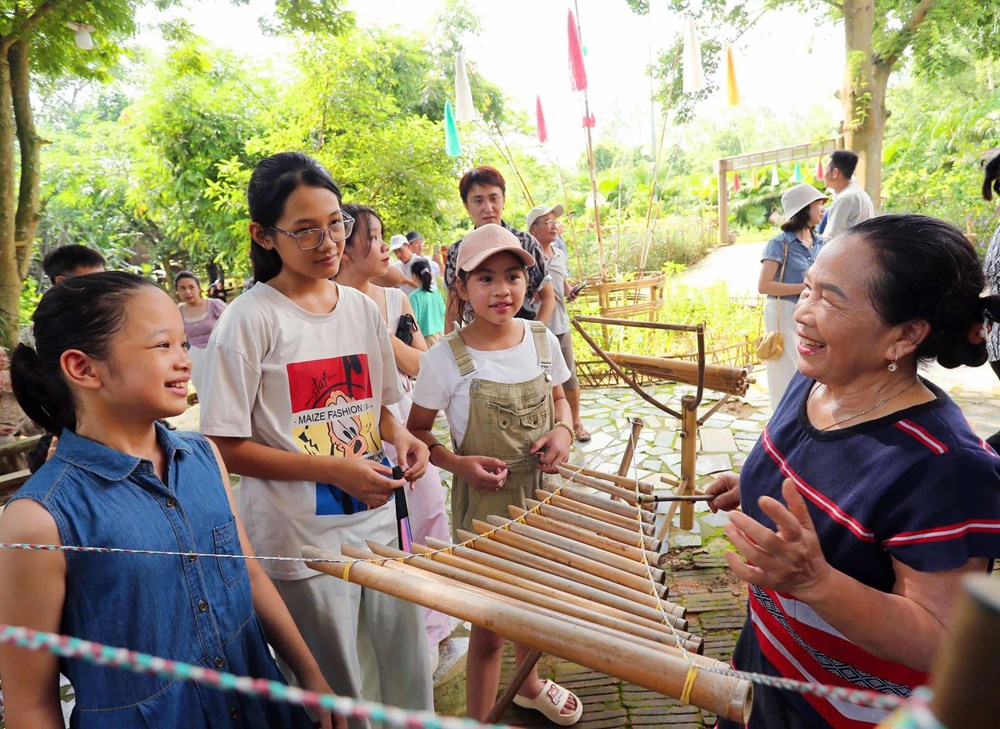 Người đảng viên dân tộc Xơ Đăng nặng lòng với bảo tồn, phát huy văn hóa truyền thống - ảnh 11