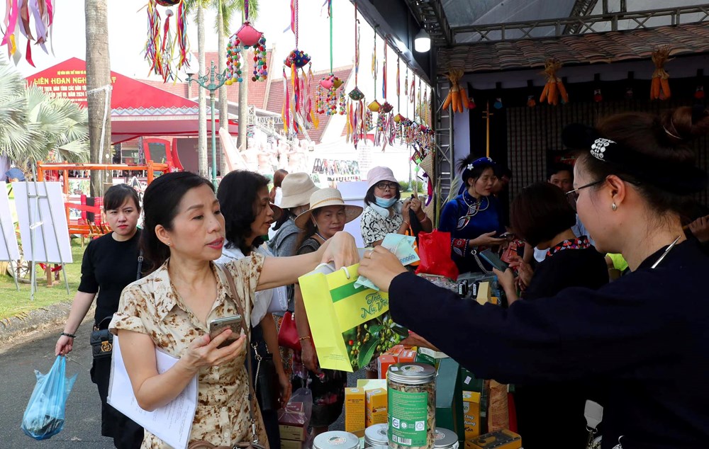 Đặc sắc không gian di sản văn hóa Then tại  “Ngôi nhà chung“ - ảnh 9