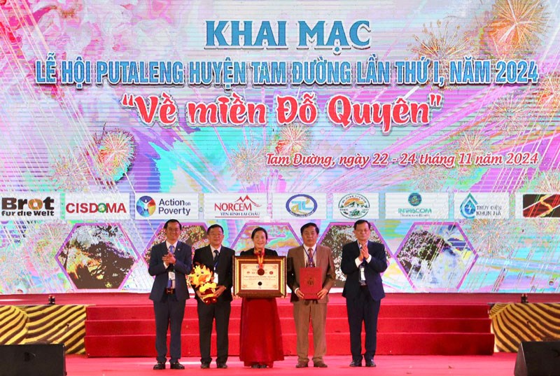 “Về miền Đỗ Quyên” khám phá bản sắc văn hóa các dân tộc ở Tam Đường - ảnh 7