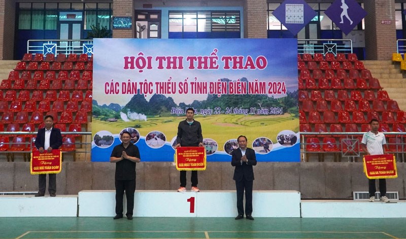 Bảo tồn và phát huy các trò chơi dân gian, môn thể thao dân tộc - ảnh 2