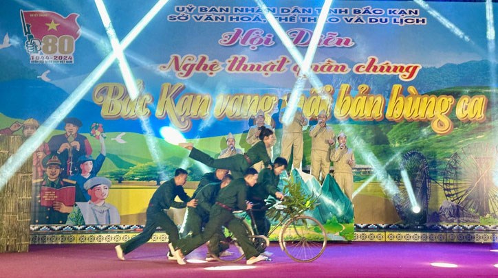 Hội diễn nghệ thuật quần chúng “Bắc Kạn vang mãi bản hùng ca” - ảnh 3