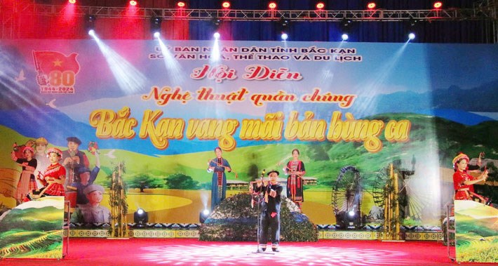 Hội diễn nghệ thuật quần chúng “Bắc Kạn vang mãi bản hùng ca” - ảnh 4