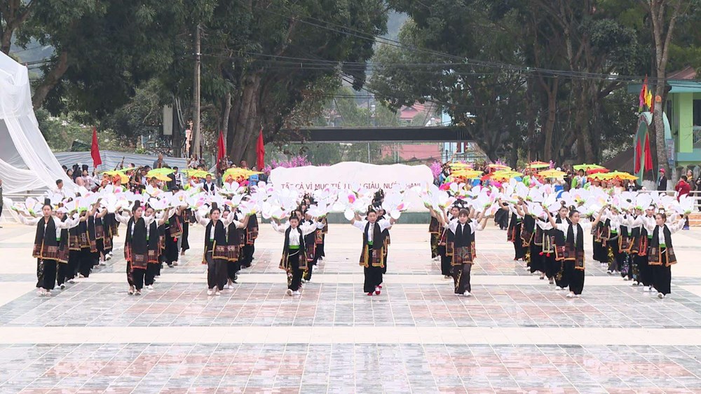 Sôi nổi các hoạt động văn hóa mừng Đảng, mừng Xuân Ất Tỵ 2025 - ảnh 1