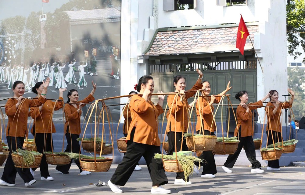 Lan tỏa thông điệp về giá trị của văn hóa, hòa bình và sức sáng tạo Hà Nội - ảnh 8