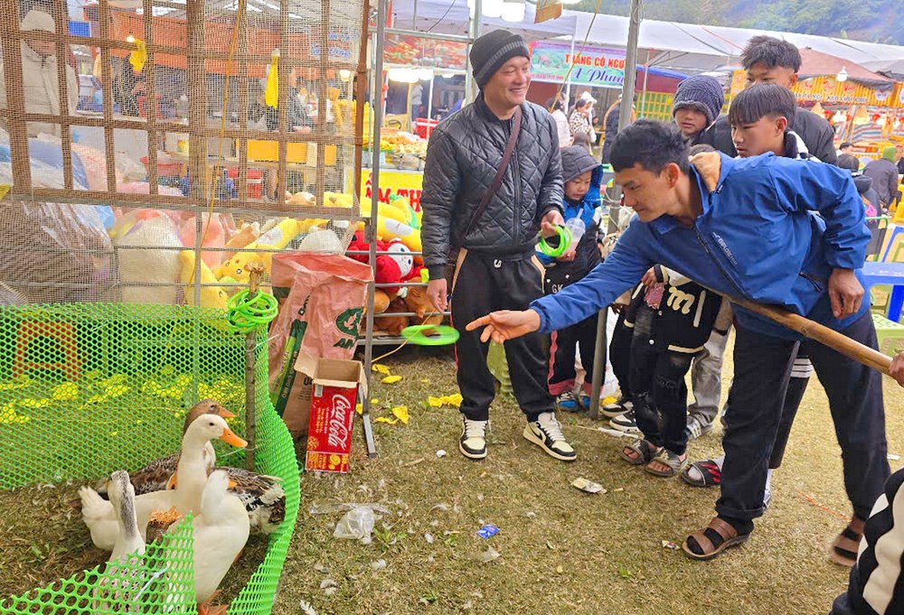 Người Mông vui hội Gầu Tào - ảnh 9