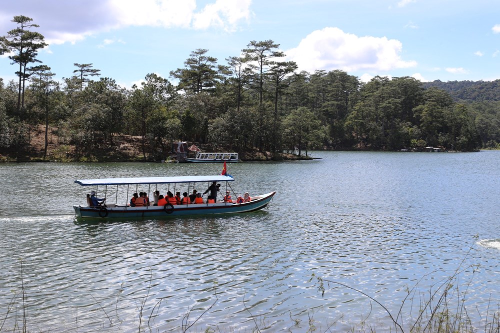 Lâm Đồng: Đề xuất mở luồng thủy nội địa phục vụ khách tham quan tại hồ Tuyền Lâm - ảnh 2