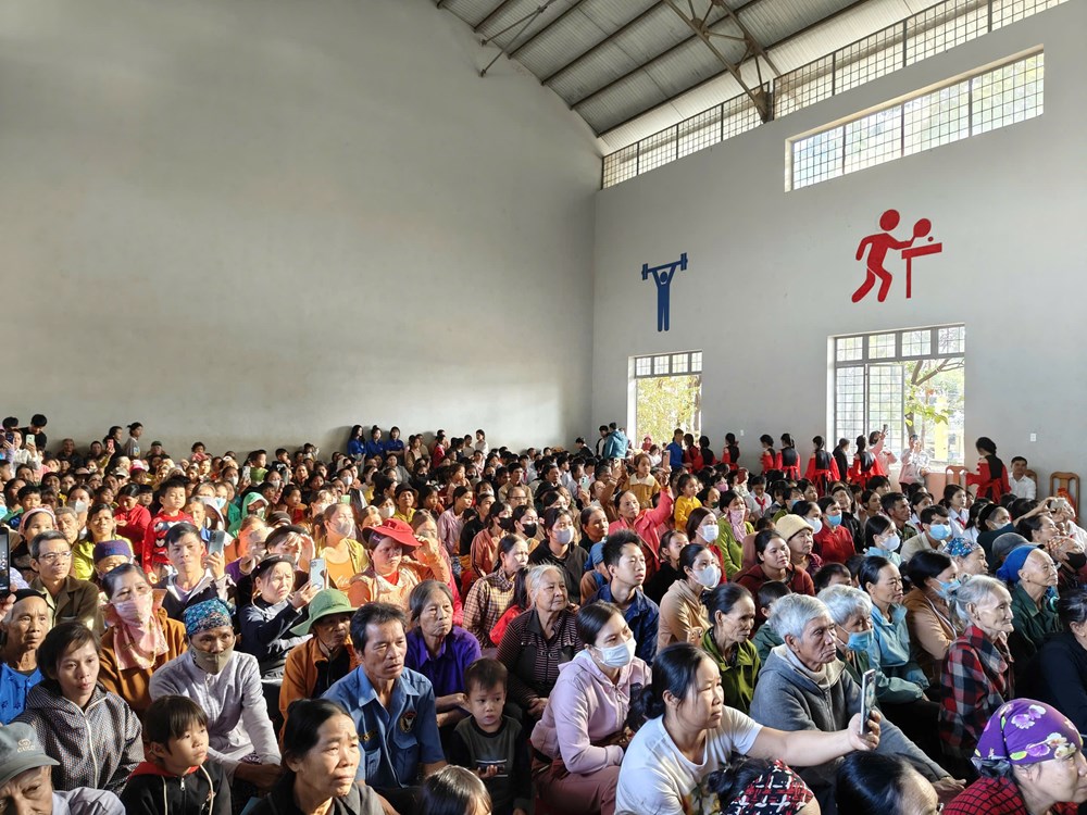 Gia Lai: Trao hàng trăm suất quà yêu thương cho các em thiếu nhi, hộ dân nghèo  - ảnh 4