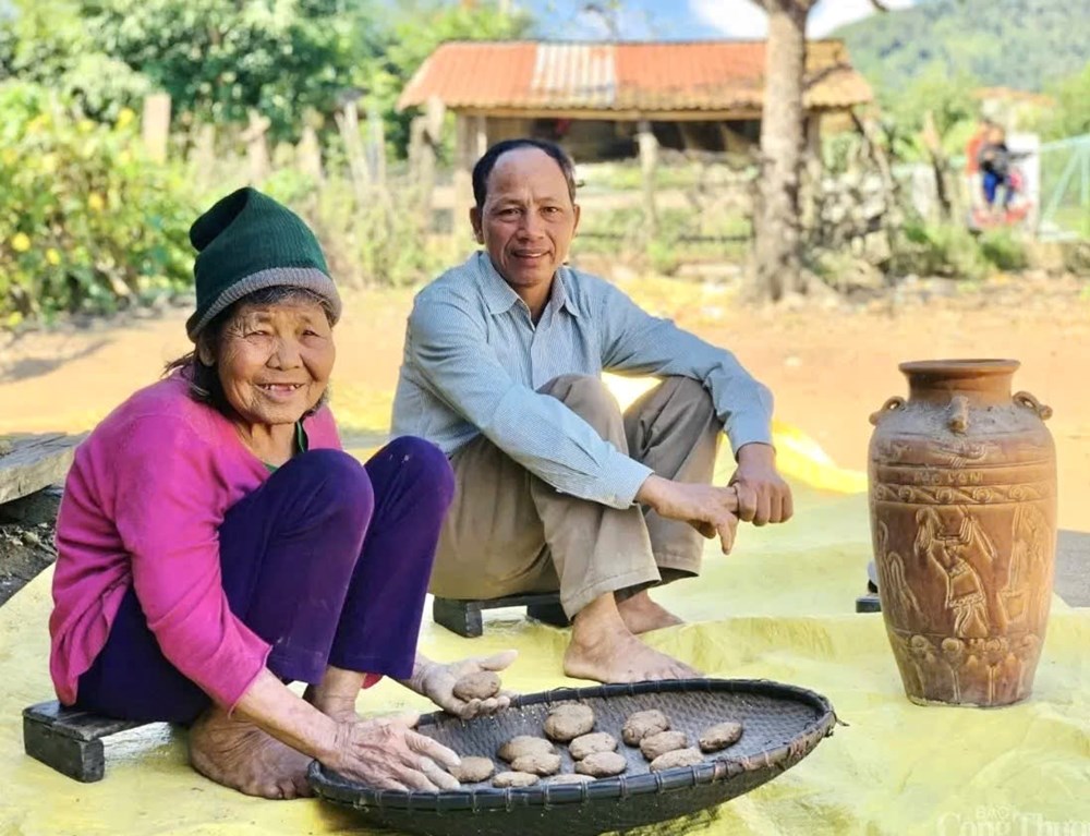 Cụ bà dành cả đời để lưu giữ men rượu cần truyền thống của dân tộc - ảnh 2