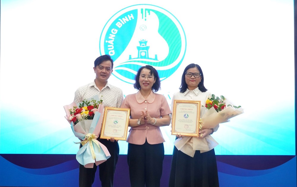 Trao giải cuộc thi sáng tác logo tỉnh Quảng Bình - ảnh 2