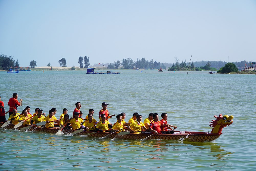 Hào hứng lễ hội đua thuyền trên sông Lý Hoà - ảnh 5