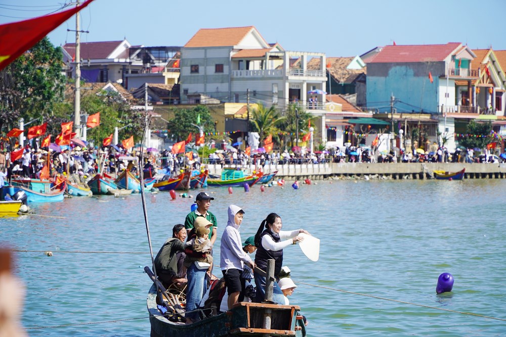 Hào hứng lễ hội đua thuyền trên sông Lý Hoà - ảnh 10