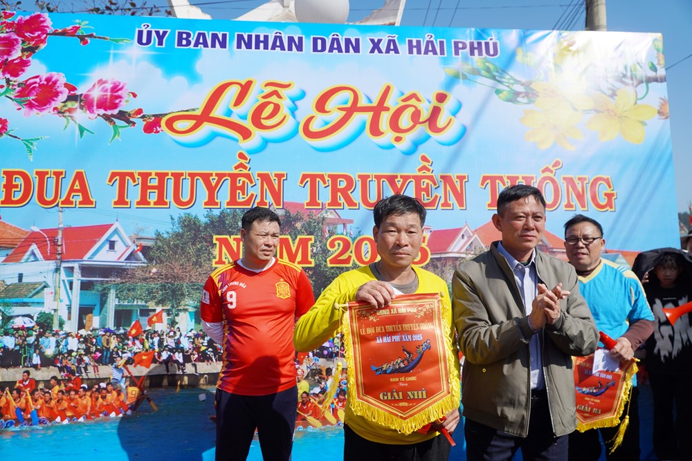 Hào hứng lễ hội đua thuyền trên sông Lý Hoà - ảnh 11